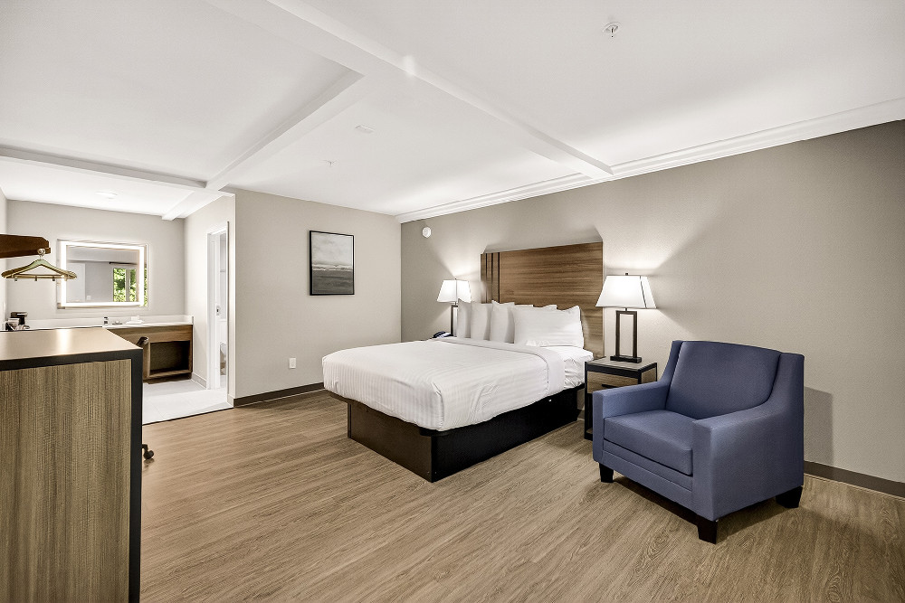 Single Queen Bedroom Accessible